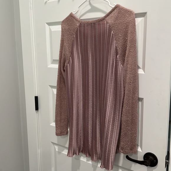 Pink top - Picture 3 of 6